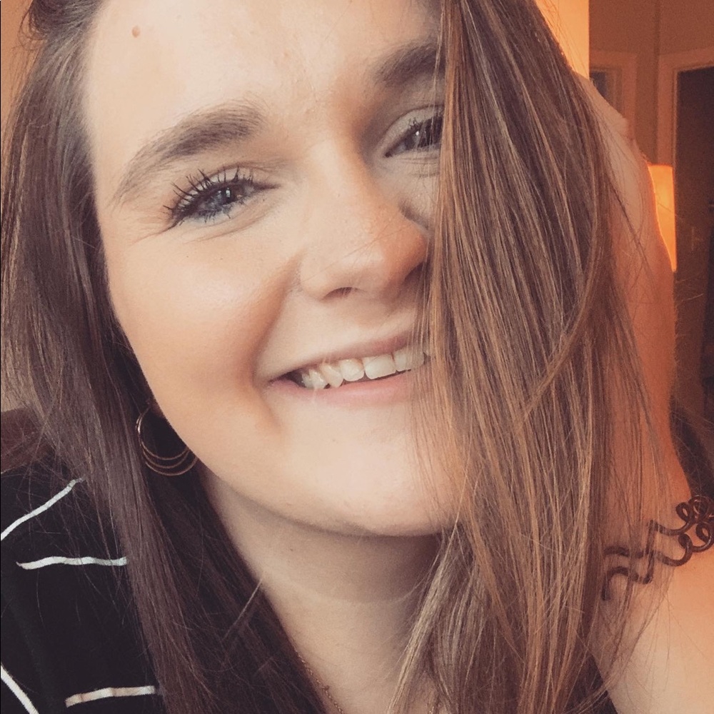 Meet your Posher, Lorali